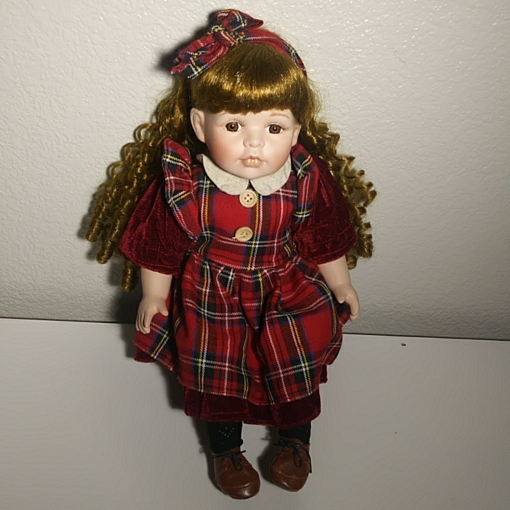 Topp Collection Porcelain Doll - Picture 6 of 6